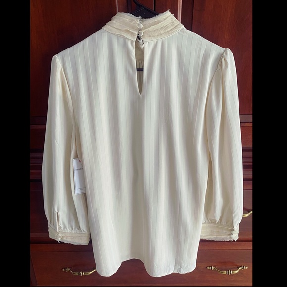 NWT: aura blouse - Picture 4 of 4